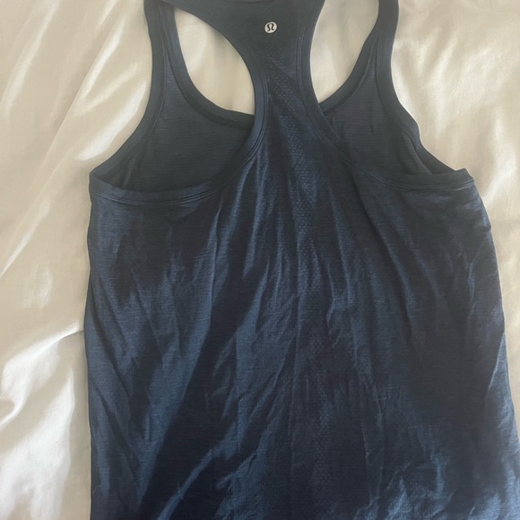 Lululemon 3 shirt bundle - size 10/12  simply tech - Picture 8 of 11